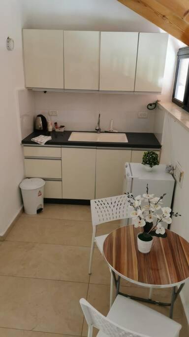 A Wonderful Studio6 Apt In The Center Of Jerusalem Eksteriør billede